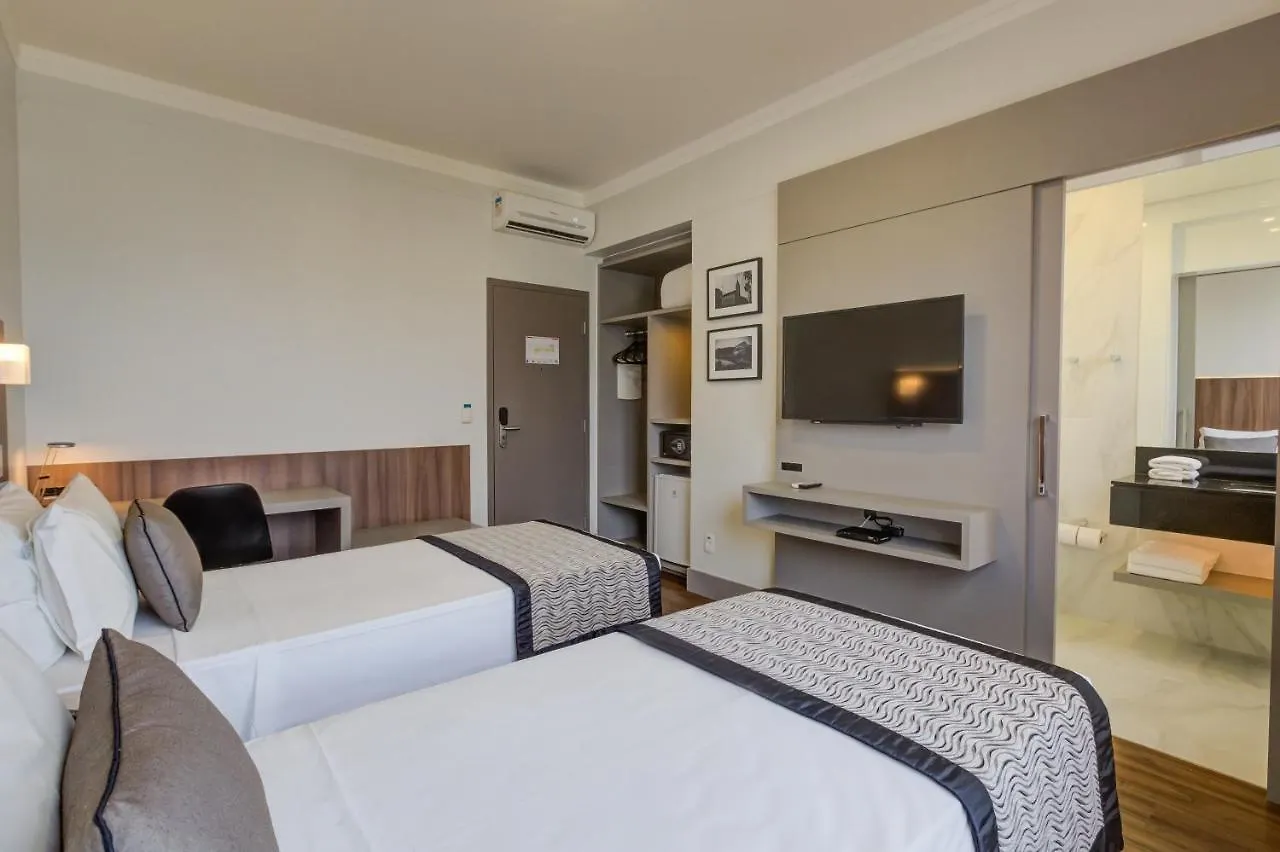 Slaviero Blumenau Otel 4*,