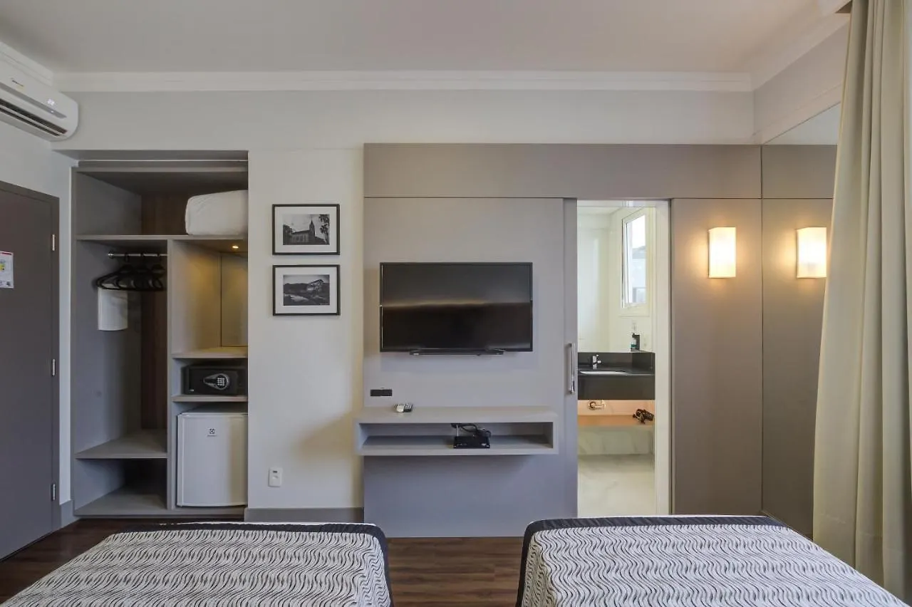 Slaviero Blumenau Otel